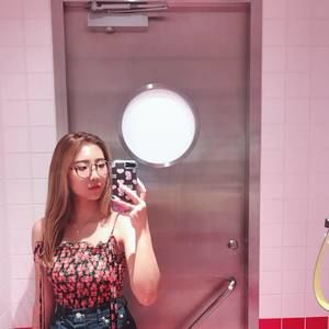 Meet your Posher, Raye